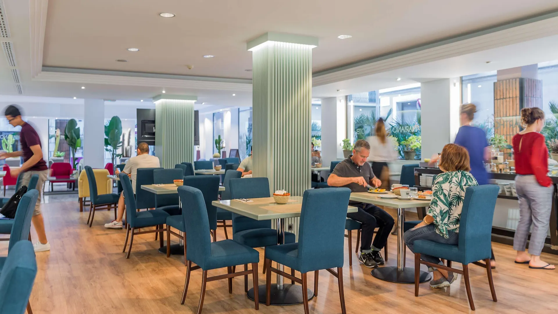 Aparthotel Mariano Cubi Barcelona 4*,