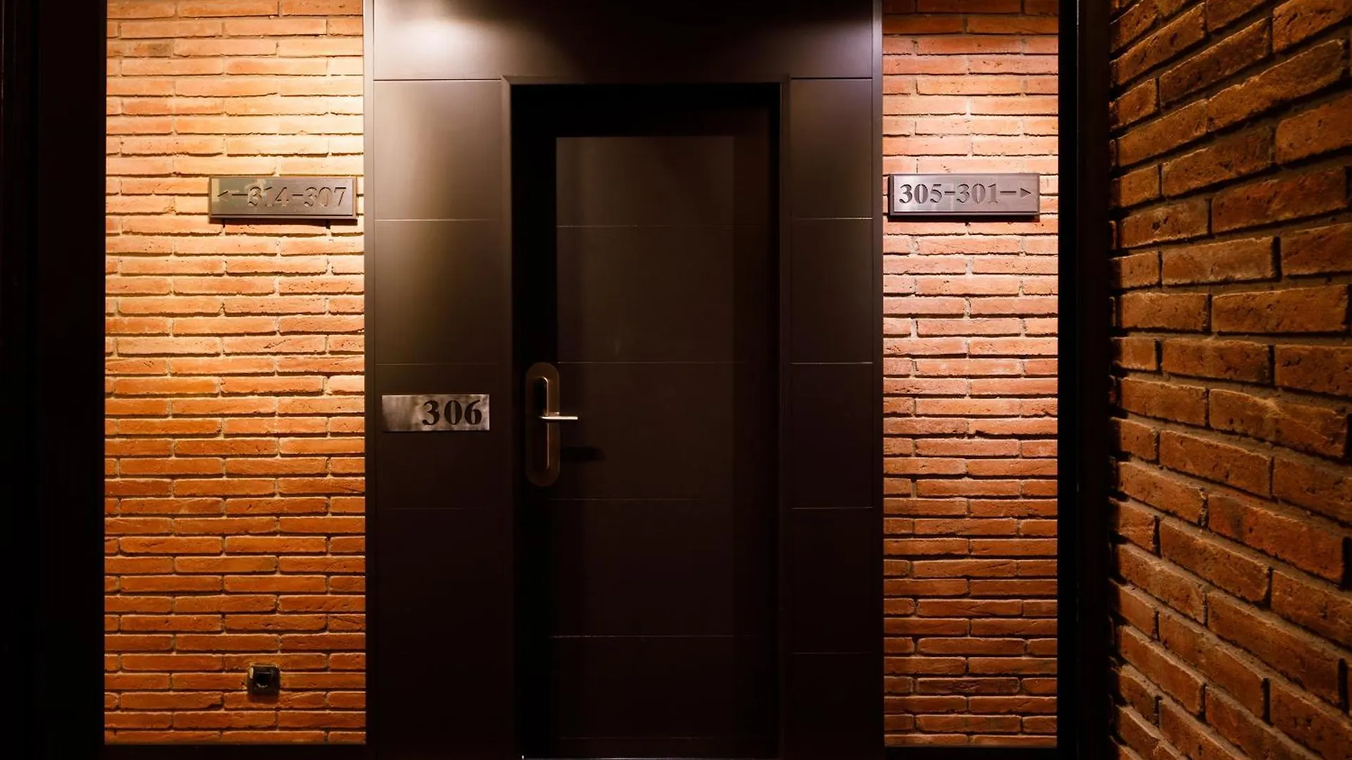 Aparthotel Mariano Cubi Barcelona 4*,