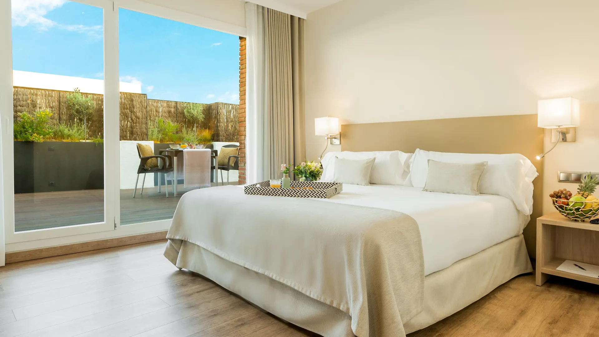 Aparthotel Mariano Cubi Barcelona contacts