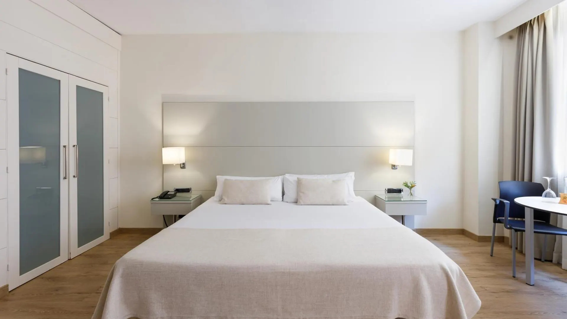 Aparthotel Mariano Cubi Barcelona Hotel